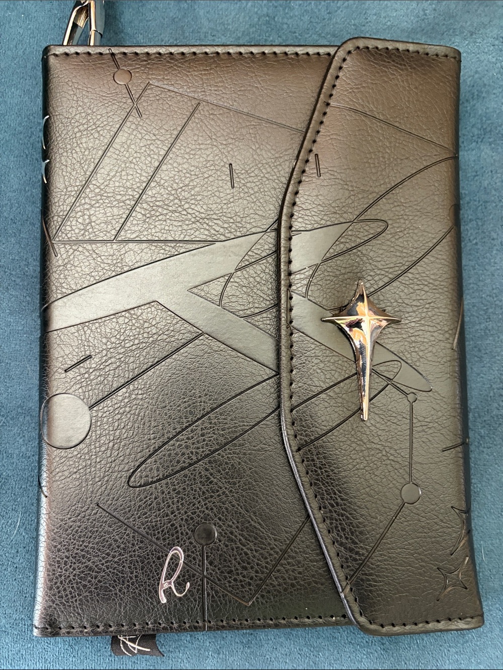TNT RAyan Black Embossed Leather Passport Wallet with Signature Logo - Picture 6 of 10